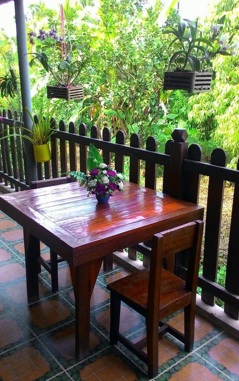 Baan Benjathip Hostel Amphawa Room photo